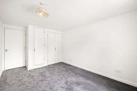 2 bedroom ground floor flat to rent - Photo 5