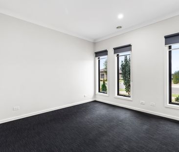 7 Kirkham Drive, Thornhill Park VIC 3335 - House For Rent | Domain - Photo 1