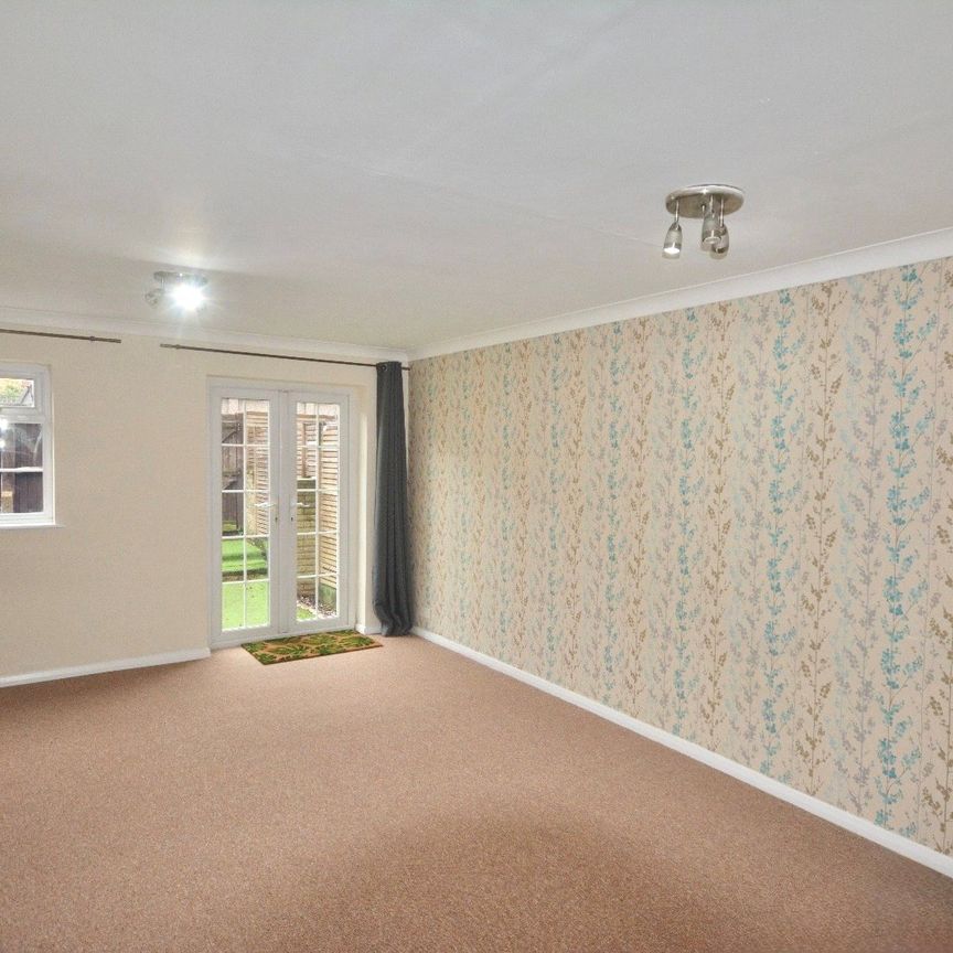 Middle Lane, Epsom, Surrey, KT17 1DP - Photo 1