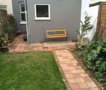 Double Room - 10 mins bus or cycle to town - Photo 6