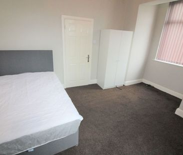 Sharoe Green Lane, PRESTON, Lancashire PR2 8ED - Photo 5