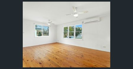 Charming 3-Bedroom Home in the Heart of Hobartville! - Photo 5