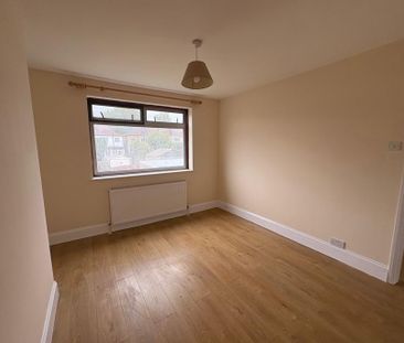3 bedroom end of terrace house to rent - Photo 3