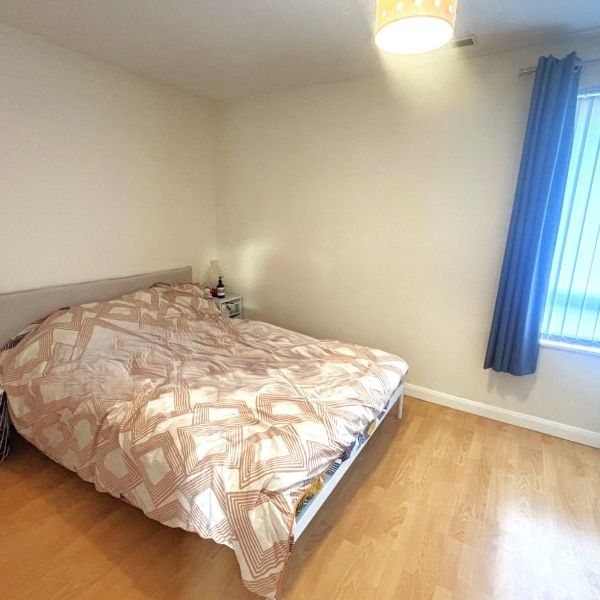 Silversmiths Way, Woking - 3 bedrooms Property for lettings - Seymours - Photo 1