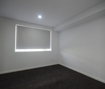 Near New 3 Bedroom Apartment!!! Luxury Living!!! - Photo 1