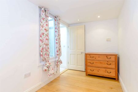 A charming three bedroom period property in central Cambridge - Photo 3