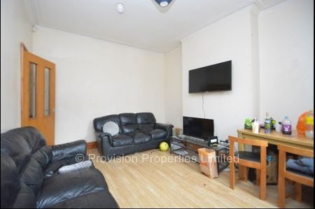 7 Bedroom Student Houses Leeds - Photo 2