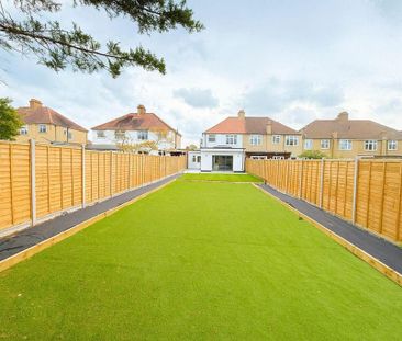 4 bedroom semi-detached house to rent - Photo 4