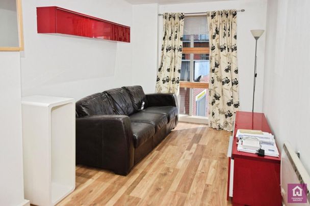 2 bedroom flat to rent - Photo 1