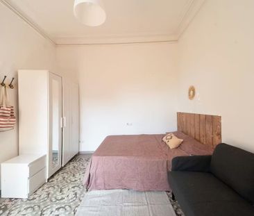 Carrer del Comte dUrgell, Barcelona, Catalonia 08011 - Photo 3