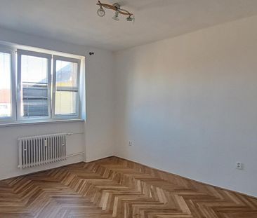 Pronájem bytu 3+1, Erbenova , Jihlava - Fotografie 2