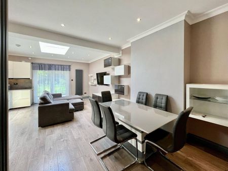 4 bedroom terraced house to rent - Photo 2