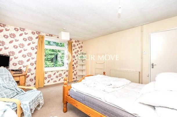3 bedroom flat to rent - Photo 1