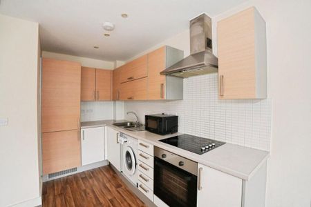 2 bedroom flat to rent - Photo 5