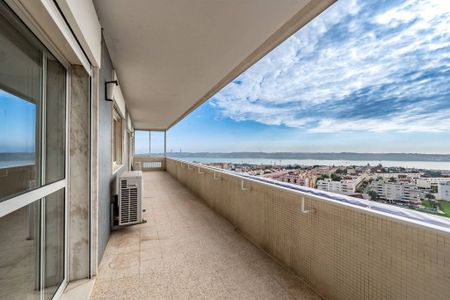 4 bedroom luxury Apartment for rent in Lisbon, Portugal - Photo 2