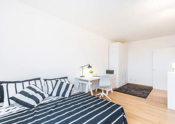 Piazzale Stazione, Padova, Veneto 35131