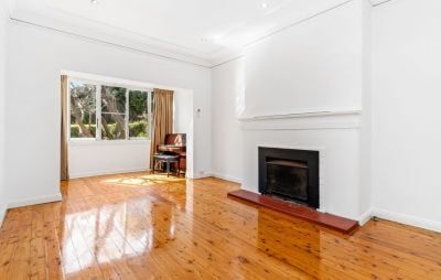 Spacious Family Home in a Premier Chatswood Location - Photo 1