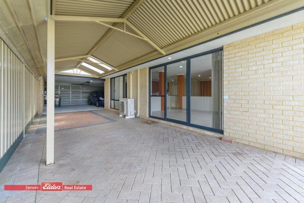 FRESH AND BRIGHT AMBIENCE - Photo 1