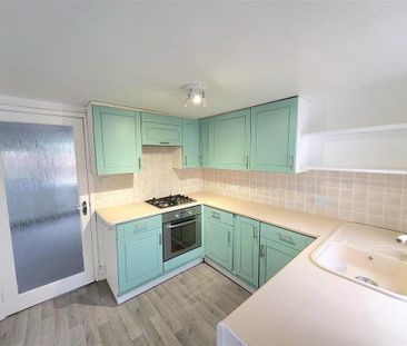 2 bedroom terraced house to rent - Photo 4