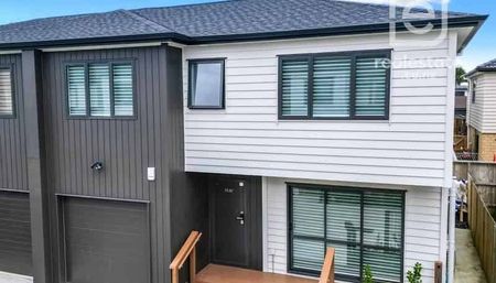 Modern & Spacious Townhouse in Central Papatoetoe - Photo 5