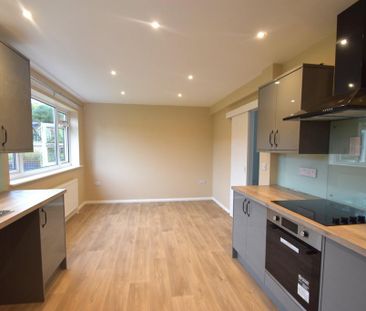 3 bedroom semi-detached house to rent - Photo 3