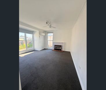 Neat, Bright & Well-Located Norlane Living at Its Best - Photo 1