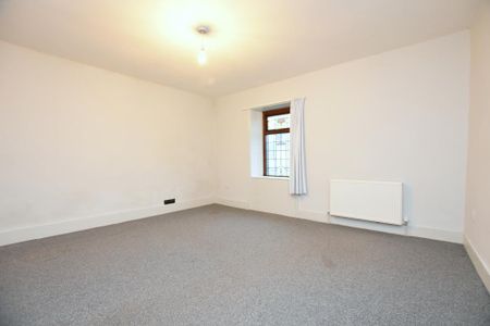 2 bedroom semi-detached house to rent - Photo 5