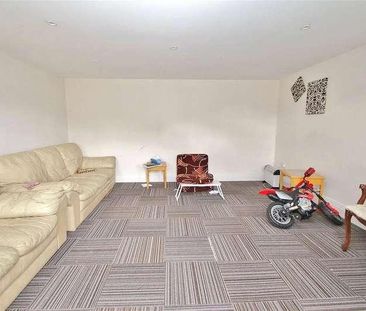 Elm Close, Woking, Surrey, GU21 - Photo 1