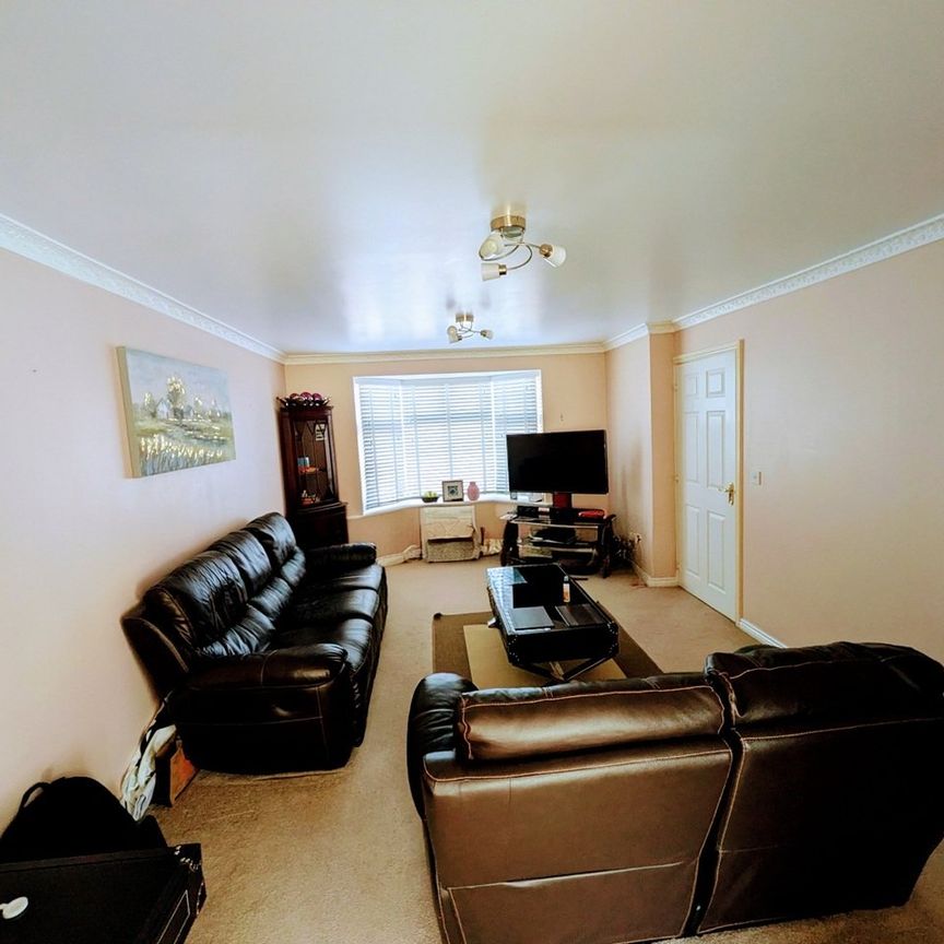 4 Bed Detached House, Chorley Way, CV6 - Photo 1