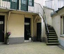 Logement à Paris, Location meublée - Photo 2