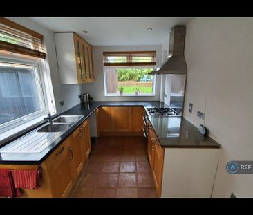 3 bedroom semi-detached house to rent - Photo 6