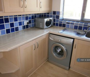 2 bedroom terraced house to rent - Photo 4