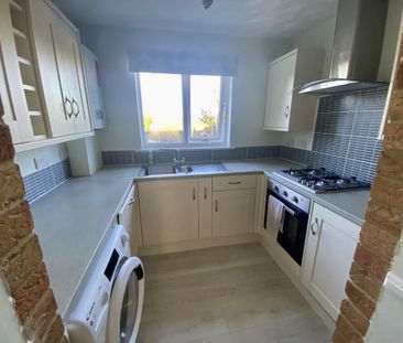 3 bedroom terraced house to rent - Photo 5