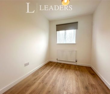 3 bedroom house to rent Brockhurst Road, Gosport, Hampshire, PO12 - Photo 3