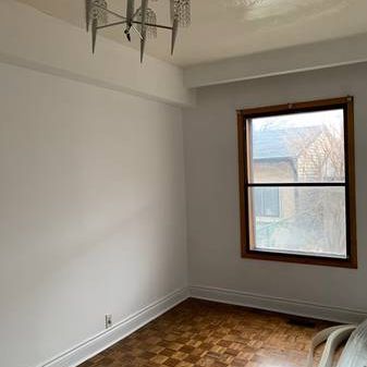 2BR, Essex Street walk to Ossington subway - Photo 4