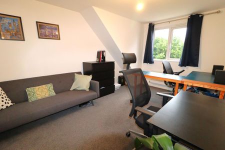 3 bedroom terraced house to rent - Photo 5