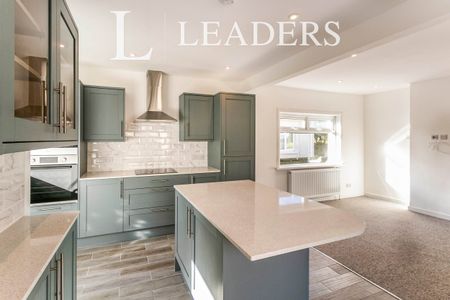 3 bedroom house to rent Southill Road, Poole, BH12 - Photo 3