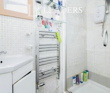 8 bedroom room to rent City Centre House Share - Chestnut Walk, Wor... - Photo 6
