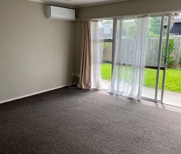 Sunny private unit close to city - Photo 2