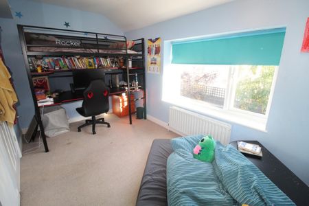 4 bedroom House To Let Total Size: 1701 SQ FT - Photo 2