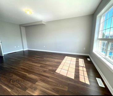 For Lease - 1385 Hunter Street Unit# Main Floor, Innisfil, Ontario - Photo 6
