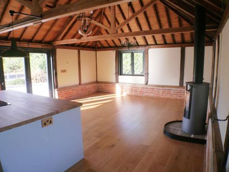 2 bedroom detached house to rent - Photo 2