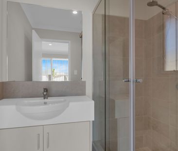 Four Bedroom Family Home in South Yunderup - Photo 5