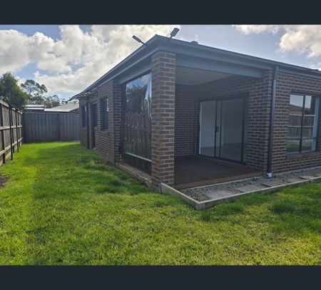 5 Adderley Place, Lang Lang, Vic 3984 - Photo 3