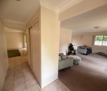 Carindale - Photo 1
