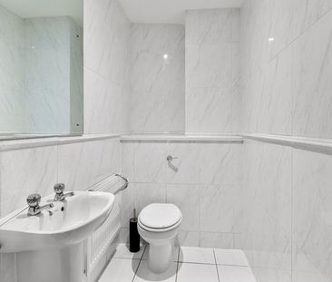 2 Bed Flat - Photo 3