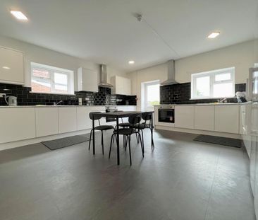 1 bedroom in a house share to rent - Photo 5