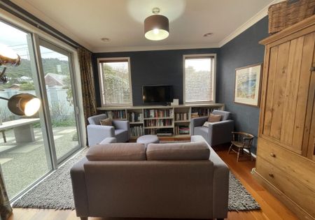 A modern family home with space for all - Photo 4