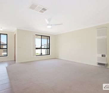 Spacious 3-Bedroom Townhouse in Springdale Heights - Photo 1