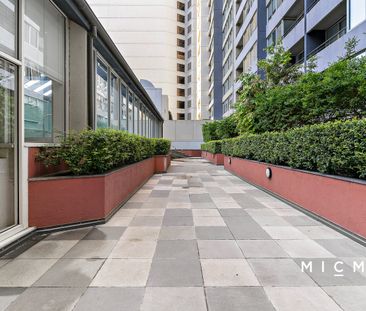 Spacious Three-Bedroom Living on Melbourne's Iconic St Kilda Road - Photo 6